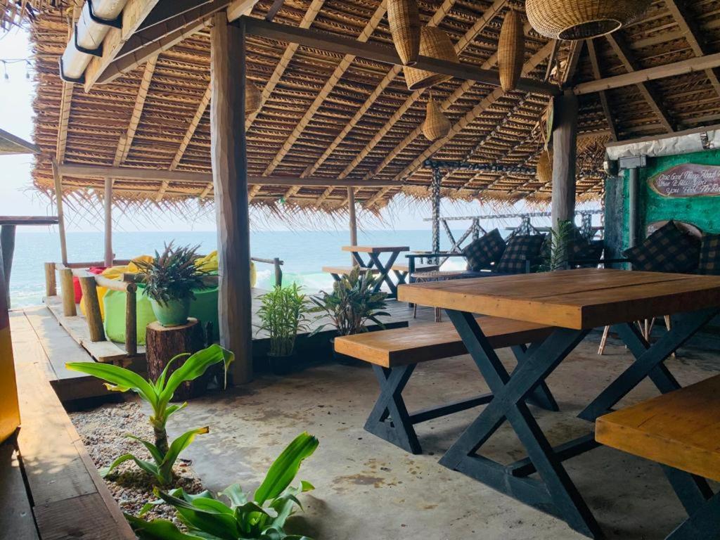 Backpack Beach Hostel & Reggae Bar Bussa 外观 照片