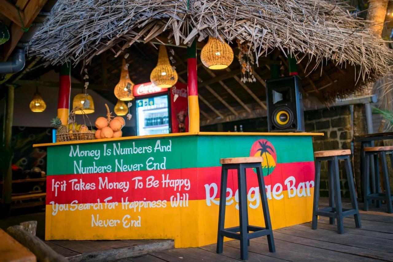 Backpack Beach Hostel & Reggae Bar Bussa 外观 照片