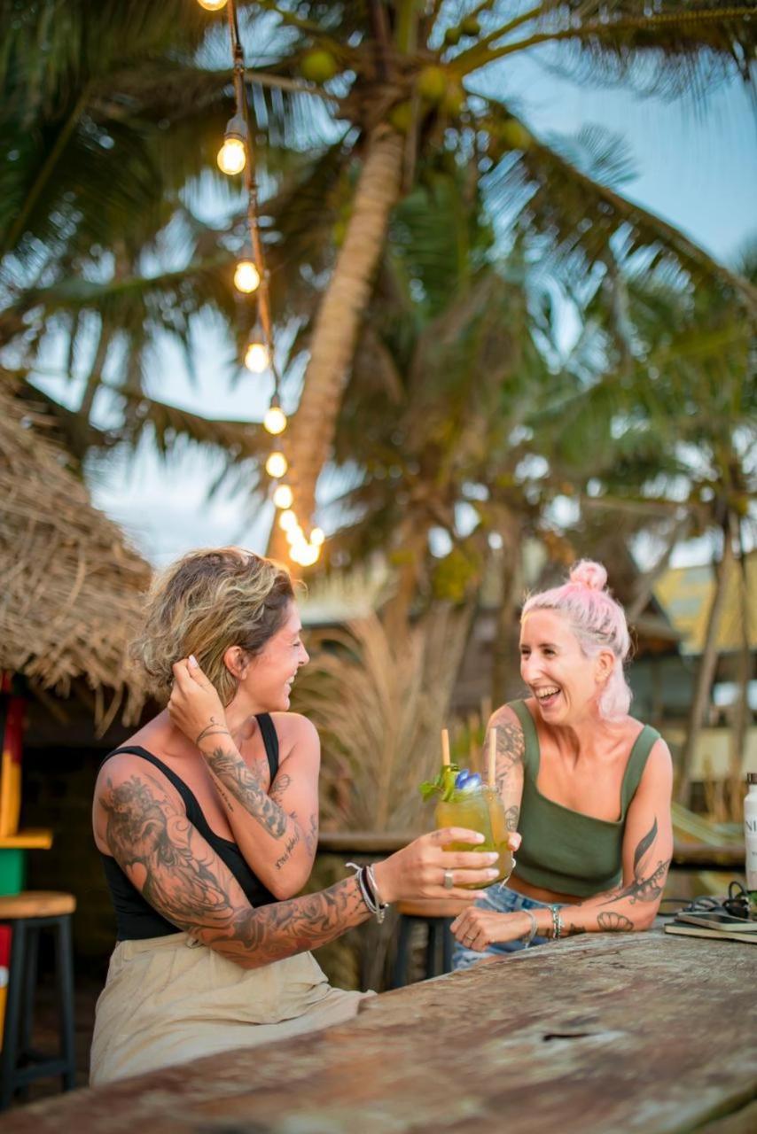 Backpack Beach Hostel & Reggae Bar Bussa 外观 照片