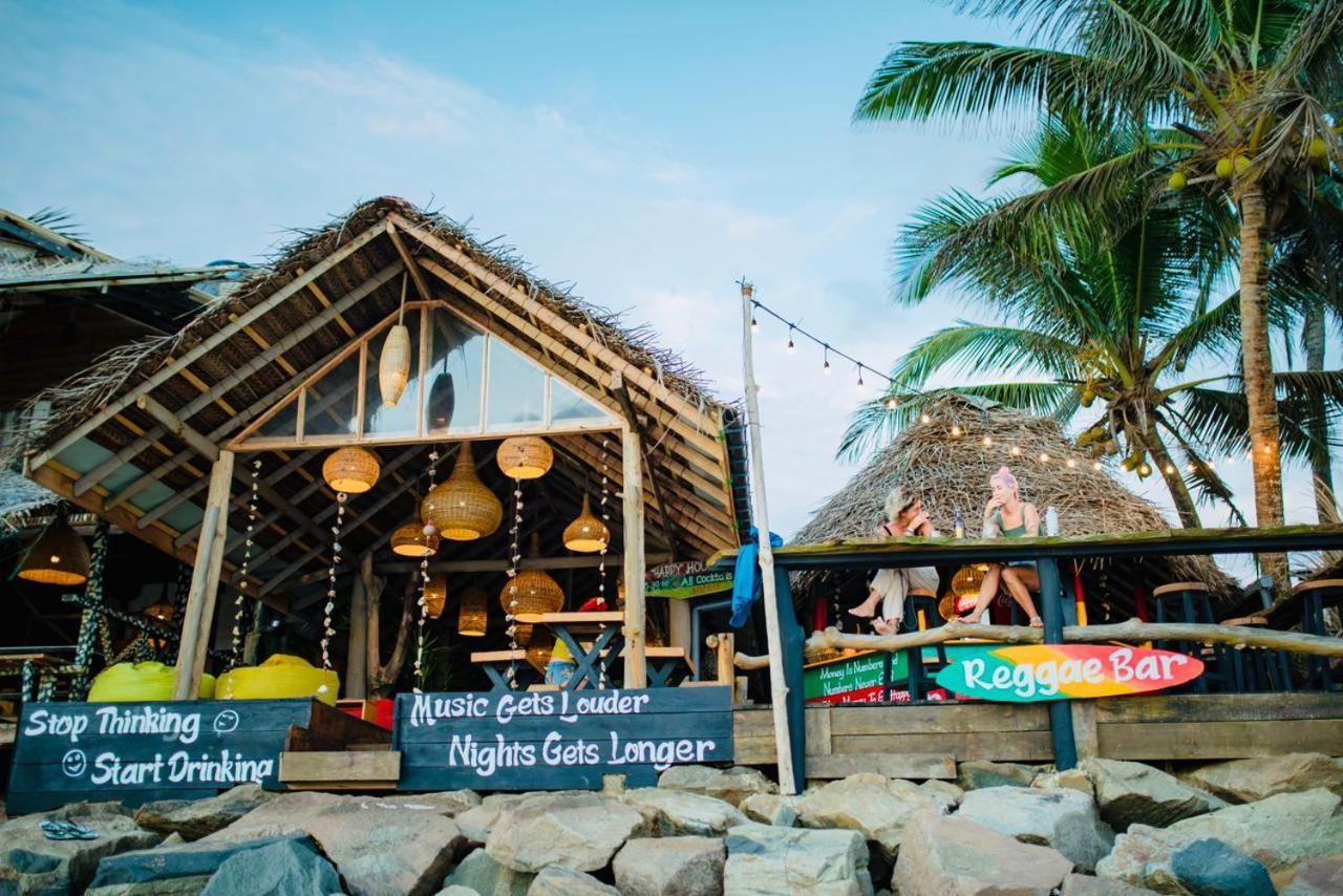 Backpack Beach Hostel & Reggae Bar Bussa 外观 照片