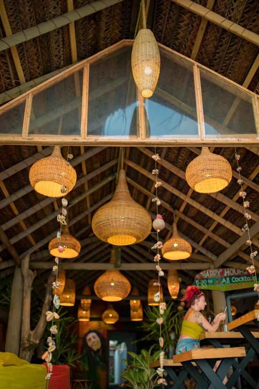 Backpack Beach Hostel & Reggae Bar Bussa 外观 照片