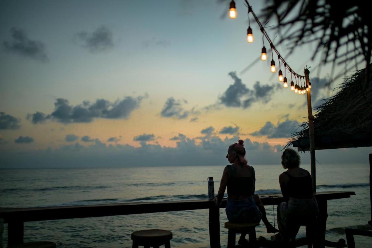 Backpack Beach Hostel & Reggae Bar Bussa 外观 照片