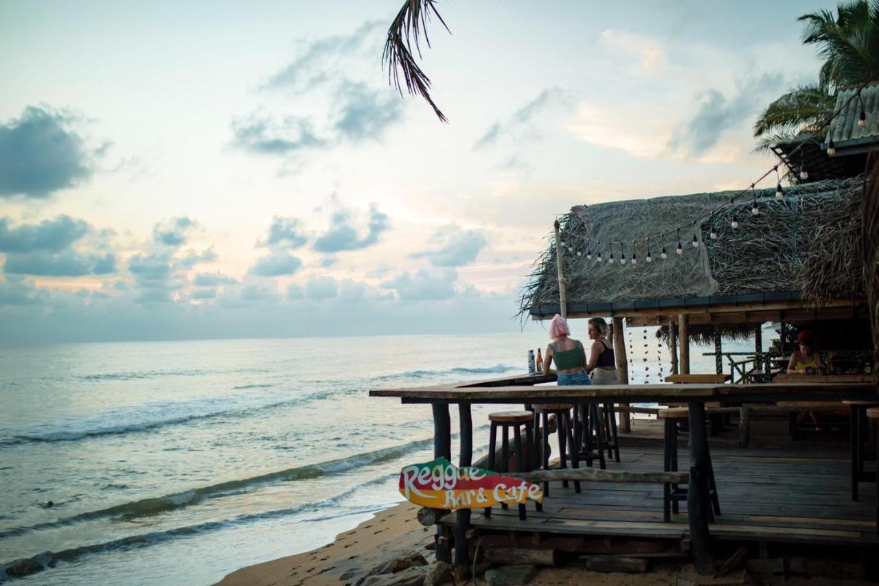 Backpack Beach Hostel & Reggae Bar Bussa 外观 照片