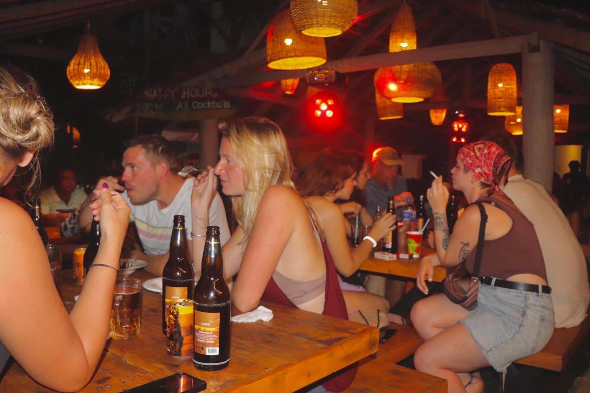 Backpack Beach Hostel & Reggae Bar Bussa 外观 照片