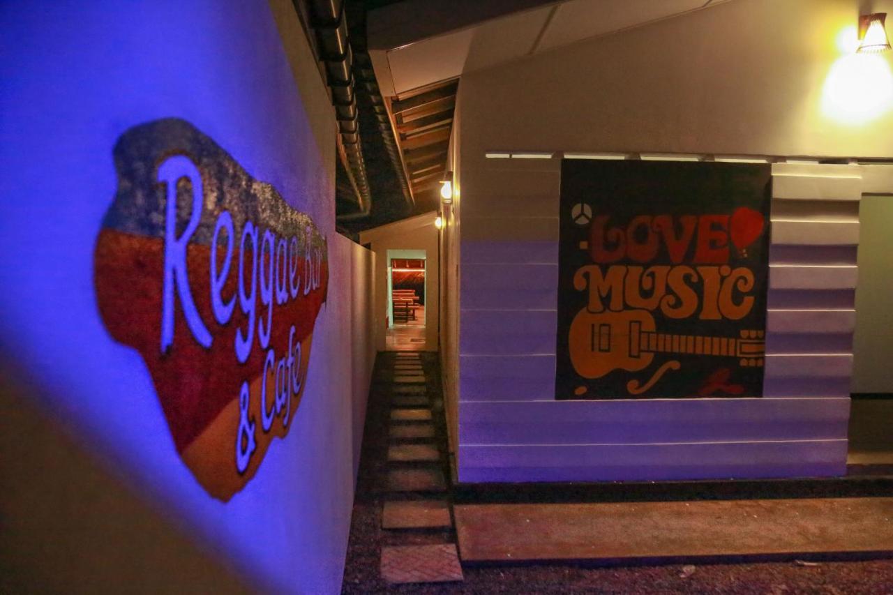 Backpack Beach Hostel & Reggae Bar Bussa 外观 照片