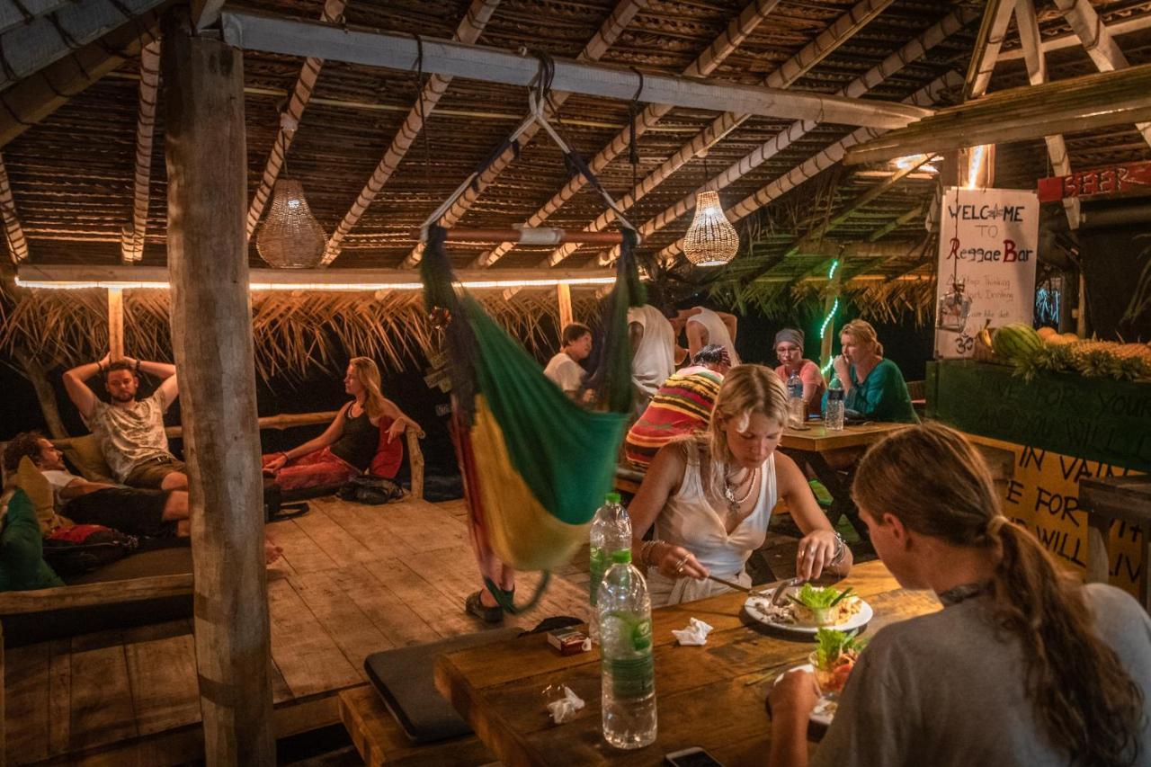 Backpack Beach Hostel & Reggae Bar Bussa 外观 照片
